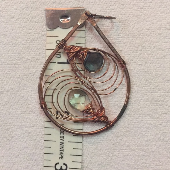 Gorgeous teardrop shaped bronze earrings - Picture 4 of 4